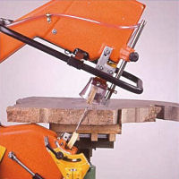 Inclinable support for stone saw